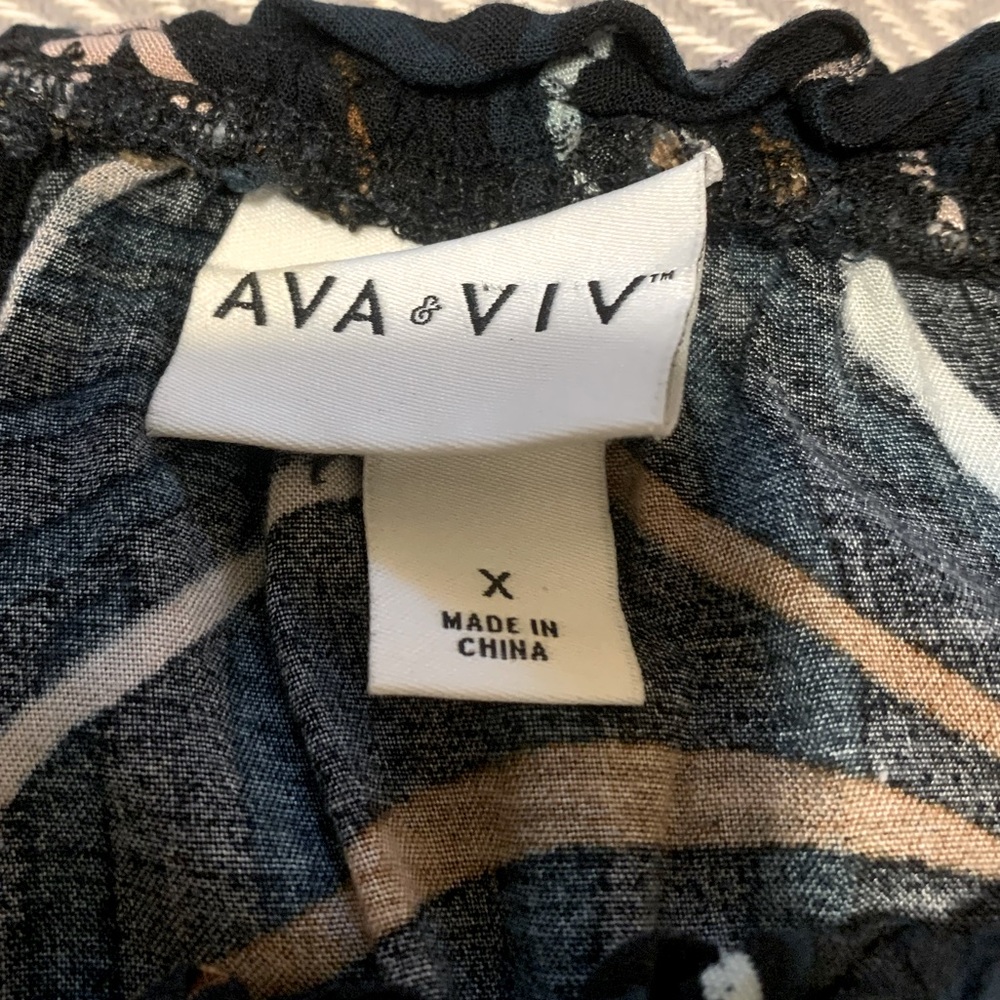 Ava & Viv black halter neck dress with line designs. Elastic waist. Size X. EUC. - Picture 4 of 5